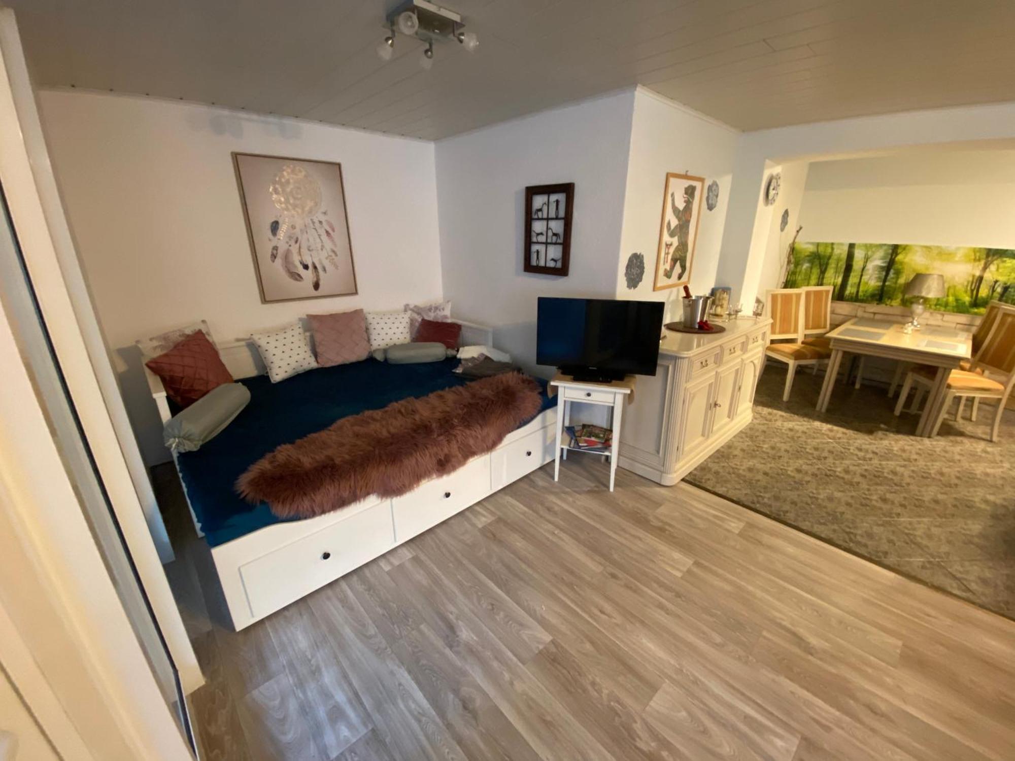Grosse Helle Wohnung Am Wald In Bad Saarow Nahe Gruenheide Und Berlin Souterrain Екстериор снимка