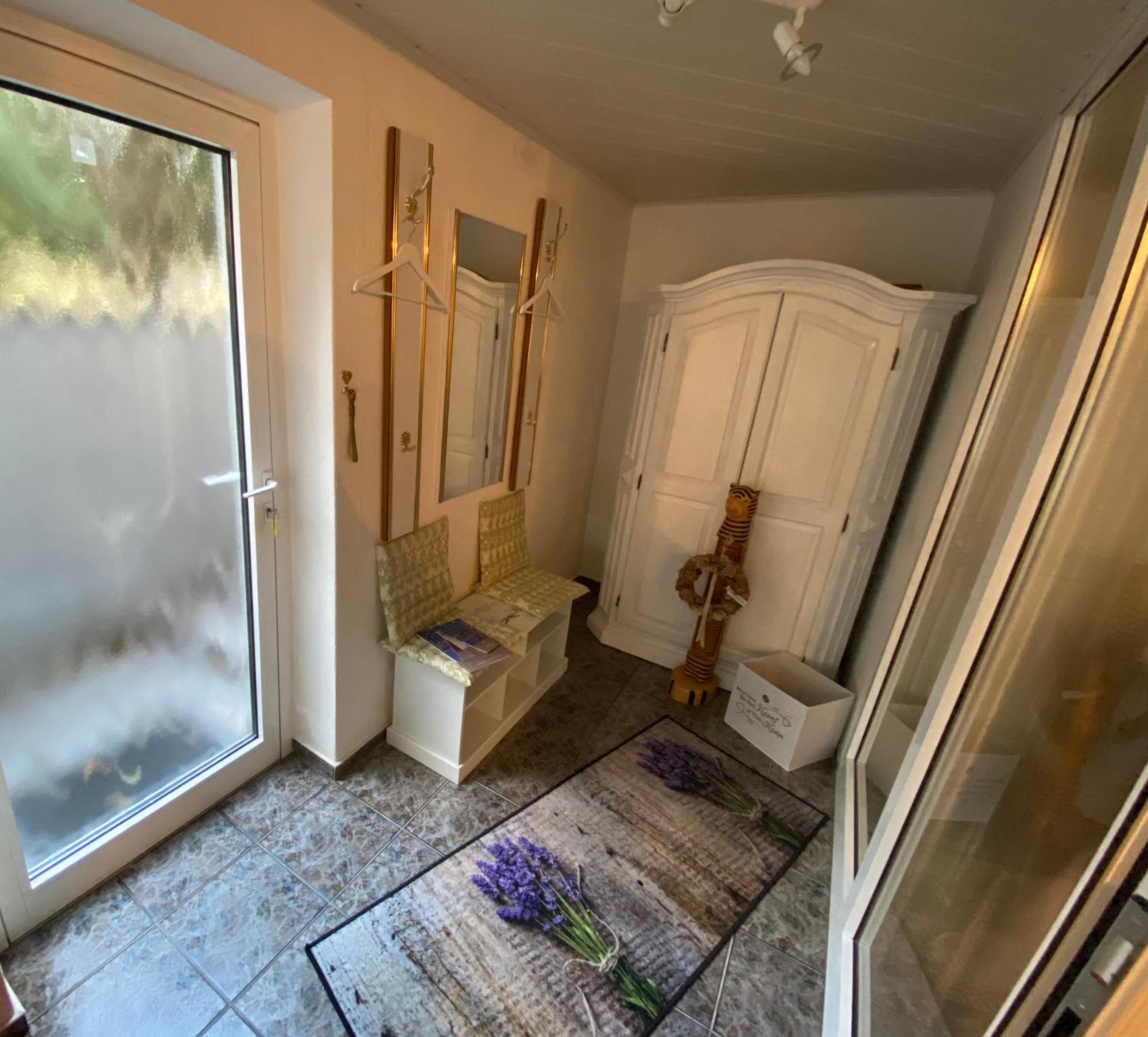 Grosse Helle Wohnung Am Wald In Bad Saarow Nahe Gruenheide Und Berlin Souterrain Екстериор снимка