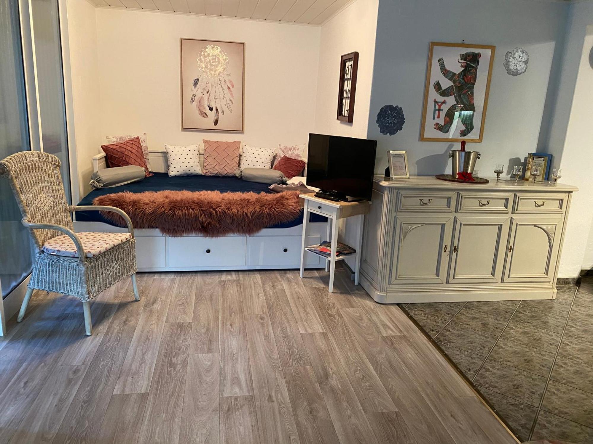 Grosse Helle Wohnung Am Wald In Bad Saarow Nahe Gruenheide Und Berlin Souterrain Екстериор снимка