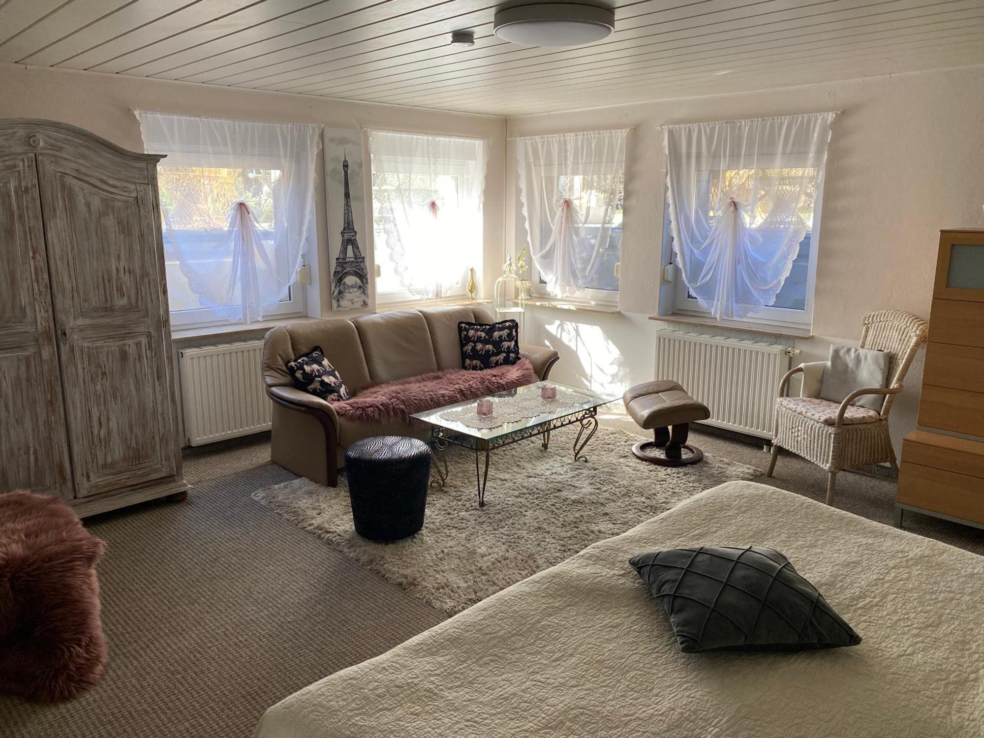 Grosse Helle Wohnung Am Wald In Bad Saarow Nahe Gruenheide Und Berlin Souterrain Екстериор снимка
