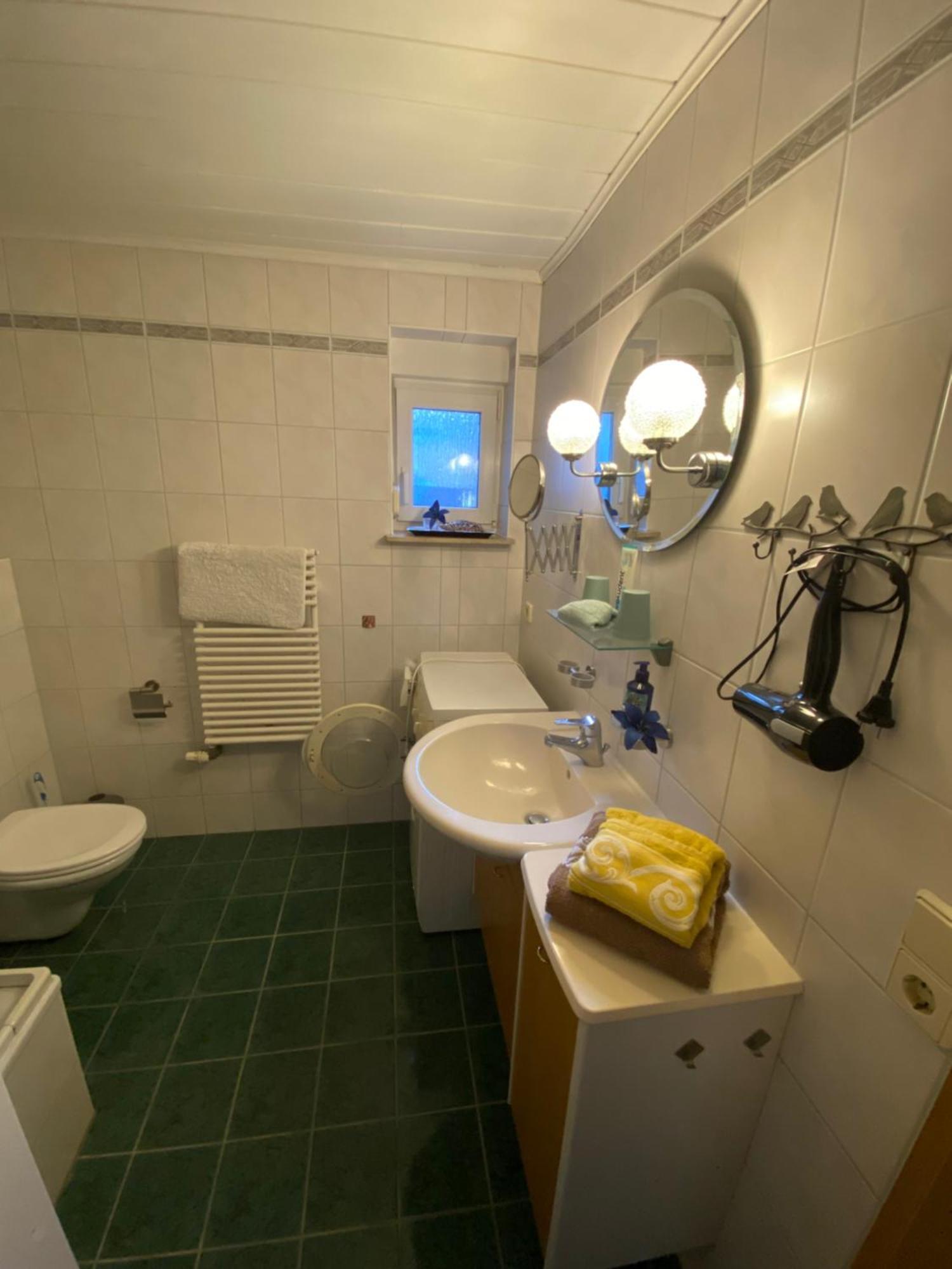 Grosse Helle Wohnung Am Wald In Bad Saarow Nahe Gruenheide Und Berlin Souterrain Екстериор снимка